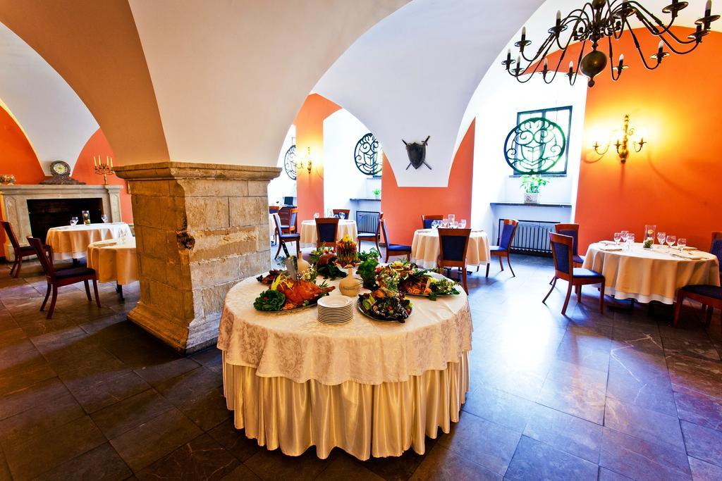 Zamek W Krasiczynie Hotel ภายนอก รูปภาพ