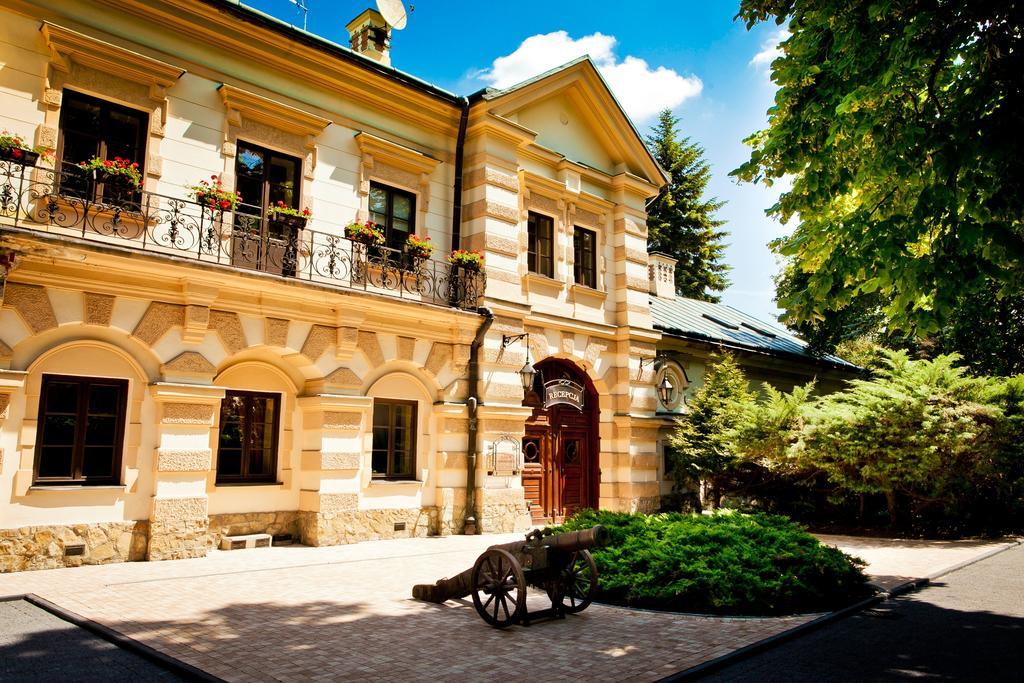 Zamek W Krasiczynie Hotel ภายนอก รูปภาพ