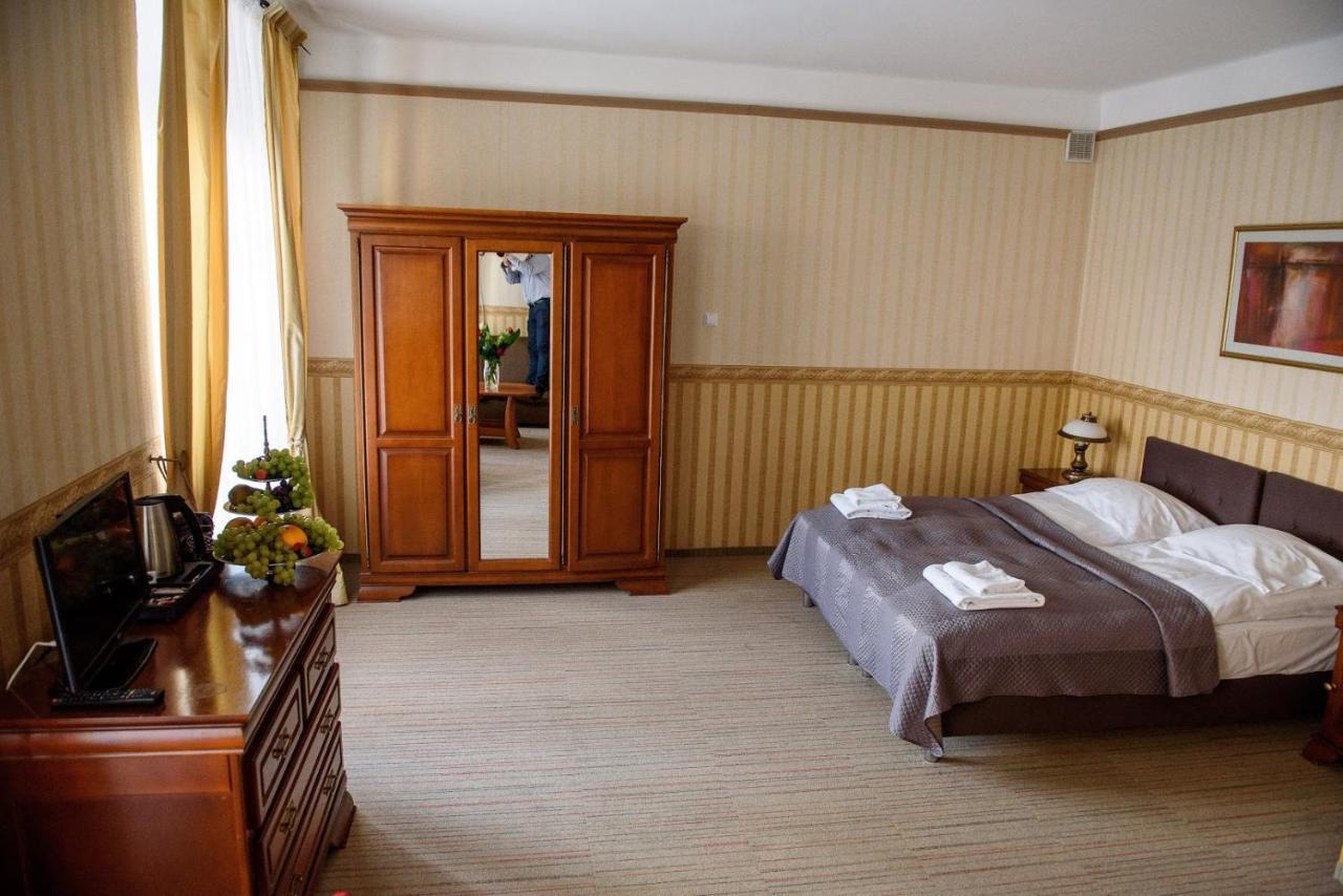 Zamek W Krasiczynie Hotel ภายนอก รูปภาพ