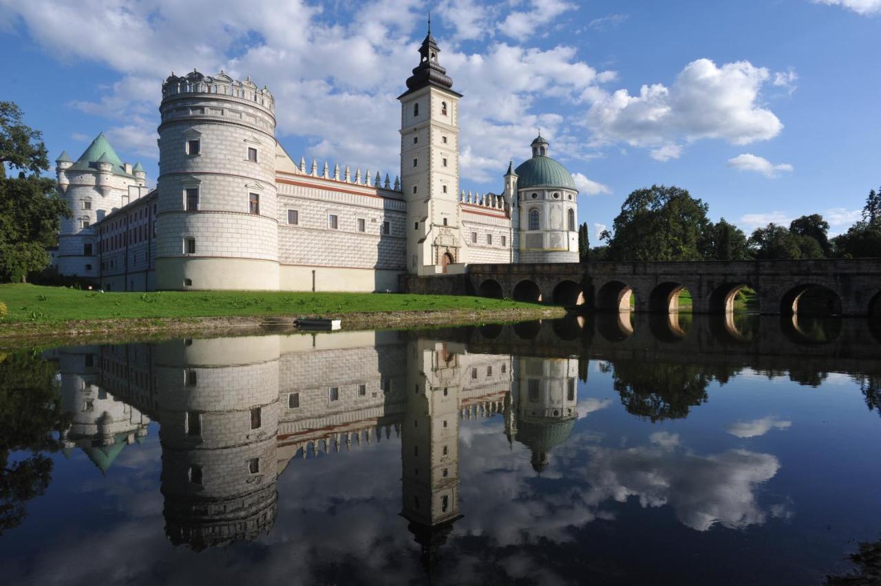 Zamek W Krasiczynie Hotel ภายนอก รูปภาพ